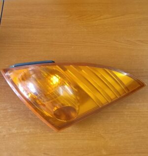 HINO 500 & 700 CORNER INDICATOR LAMP LEFT HAND SIDE(P/N0 2191506LUE) USED