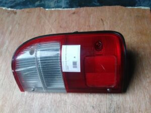 TOYOTA HILUX REAR TAIL LIGHT (P/N0 012129B4R) USED