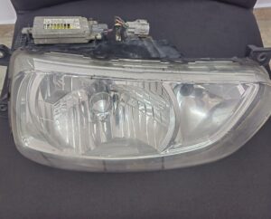 HINO 700 HEAD LAMP LEFT SIDE (P/N0 811103693L)USED