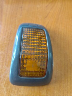 HINO BLINKER SIDE LENS (P/N0 219-1402) USED