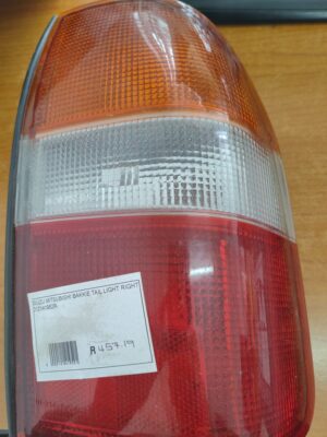 ISUZU MITSUBISHI BAKKIE TAIL LIGHT RIGHT (P/N0 012141952R) USED