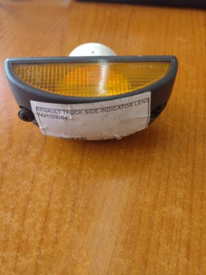 RENAULT TRUCK SIDE INDICATOR LENS (P/N0 7421103284) USED