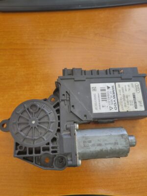 WINDOW REGULATOR AUDI (P/NO: 105848)
